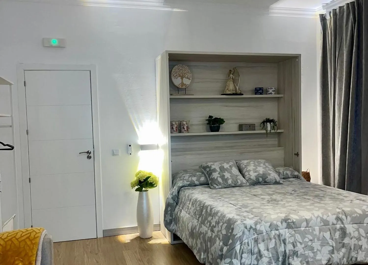 Apartamentos Rey 1 Prado Del Rey 0*,